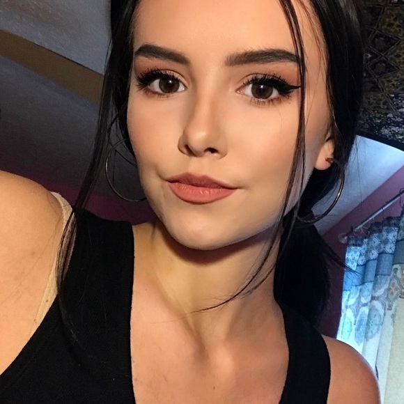 hollie_meade